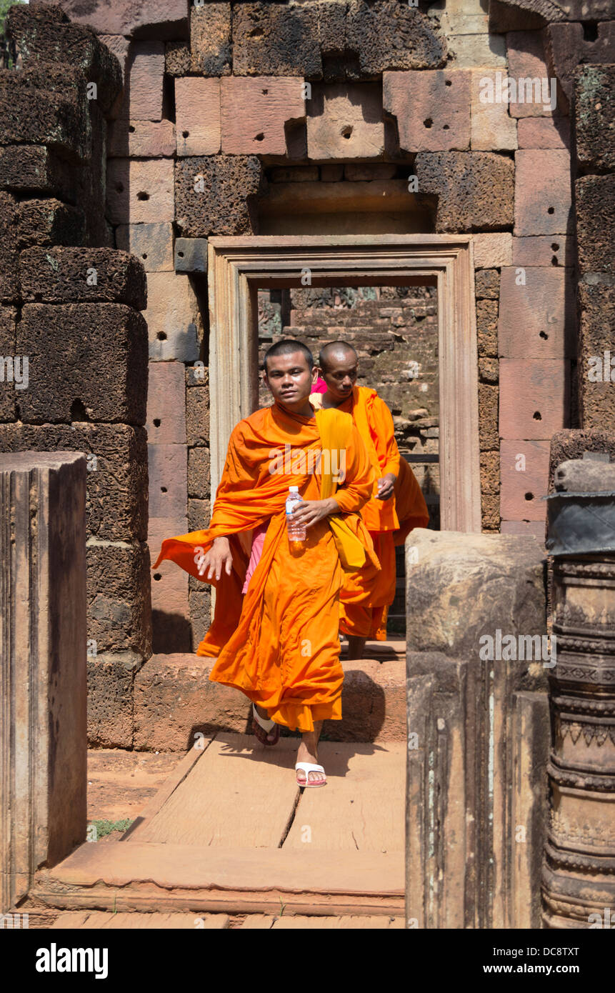 Buddhistische Mönche in Banteay Srei Tempel Kambodscha Stockfoto