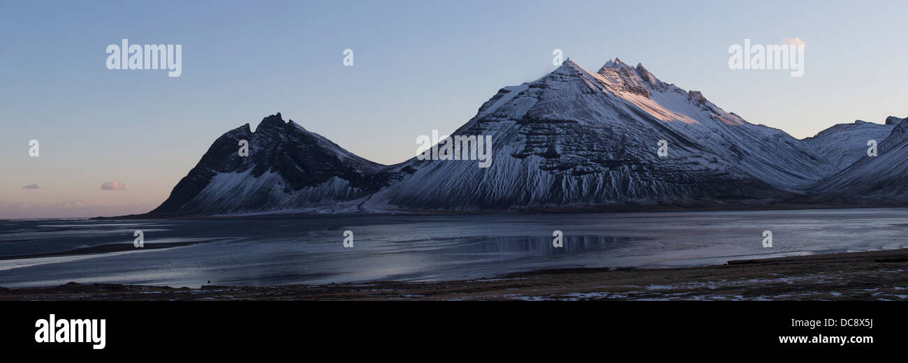 Der Osten Islands bei Sonnenuntergang; Island Stockfoto