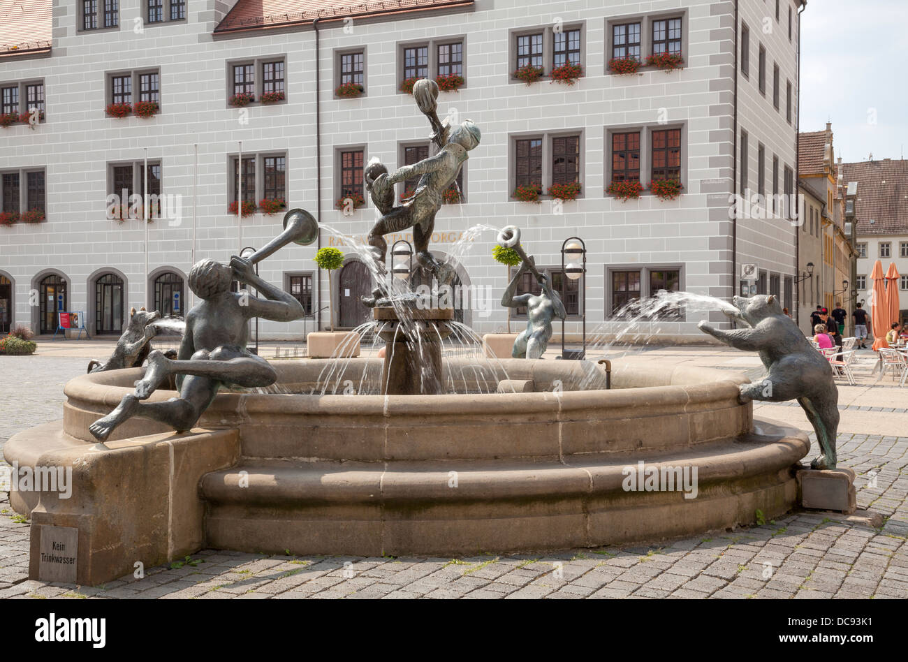 Brunnen am Marktplatz, Narren Und Musikanten, Torgau, Sachsen, Deutschland Stockfoto