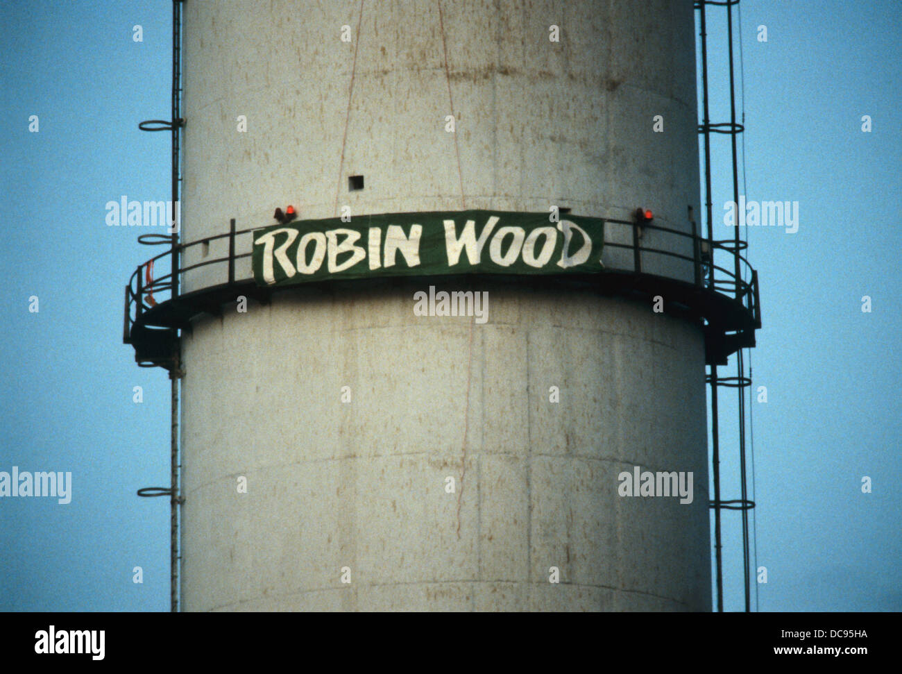 Umwelt-Protektoren von Robin Wood-Protest gegen die Umweltbelastung am 6. Dezember 1983. Stockfoto