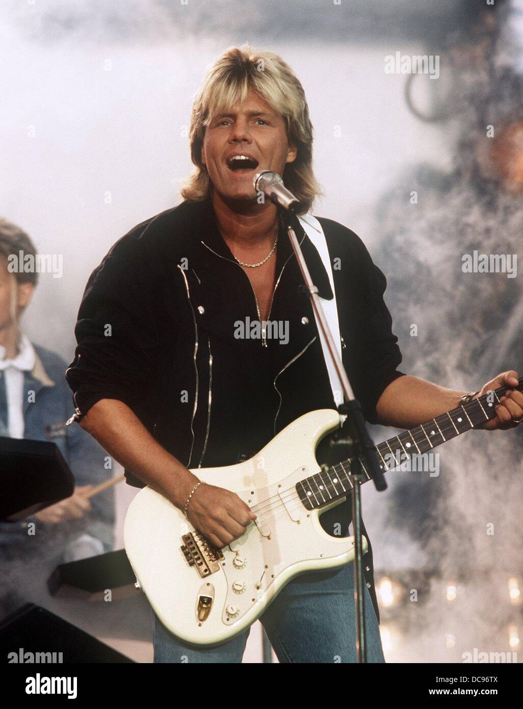Sänger und Songwriter Dieter Bohlen bei einem Auftritt in Köln im Juli 1988. Stockfoto