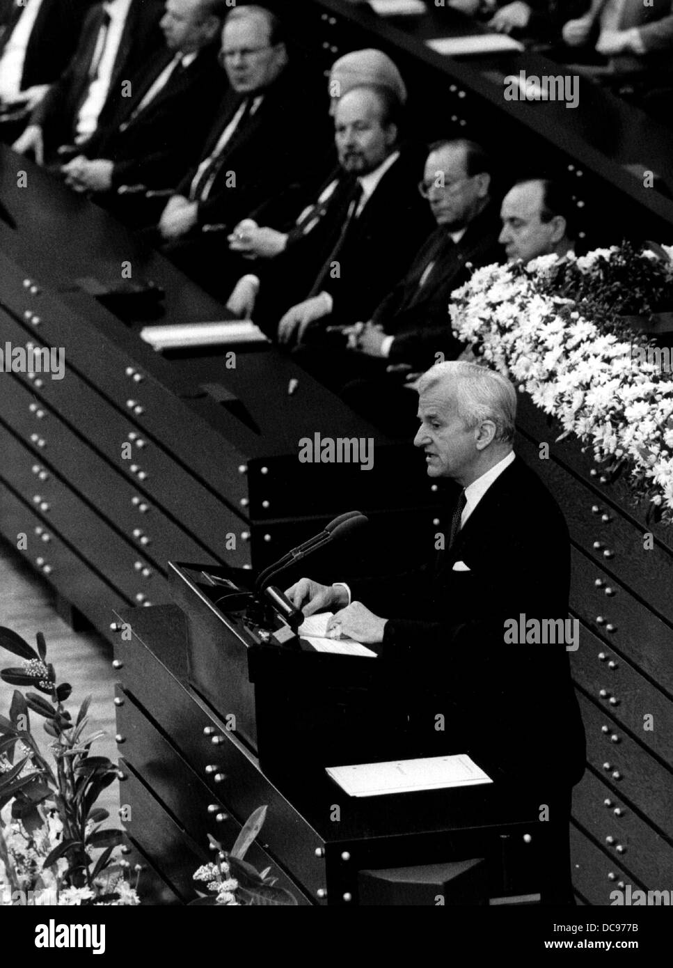 Bundespräsident Richard von Weizsäcker in seiner viel beachteten Rede im Bundestag in Bonn am 8. Mai 1985 anlässlich des 40. Jahrestags des Endes des zweiten Weltkriegs. Stockfoto