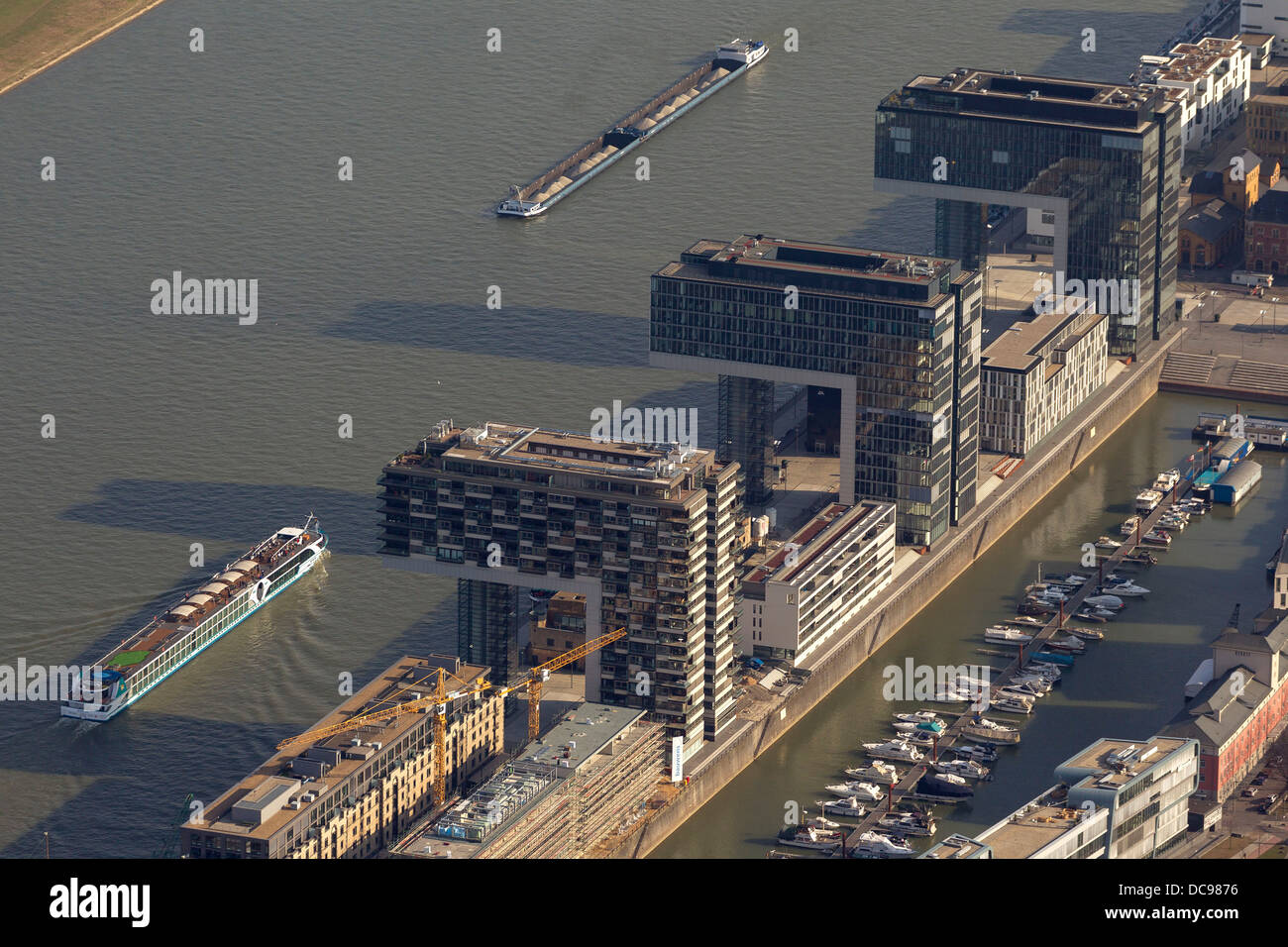 Luftaufnahme, die Kranhäuser am Rhein Stockfoto