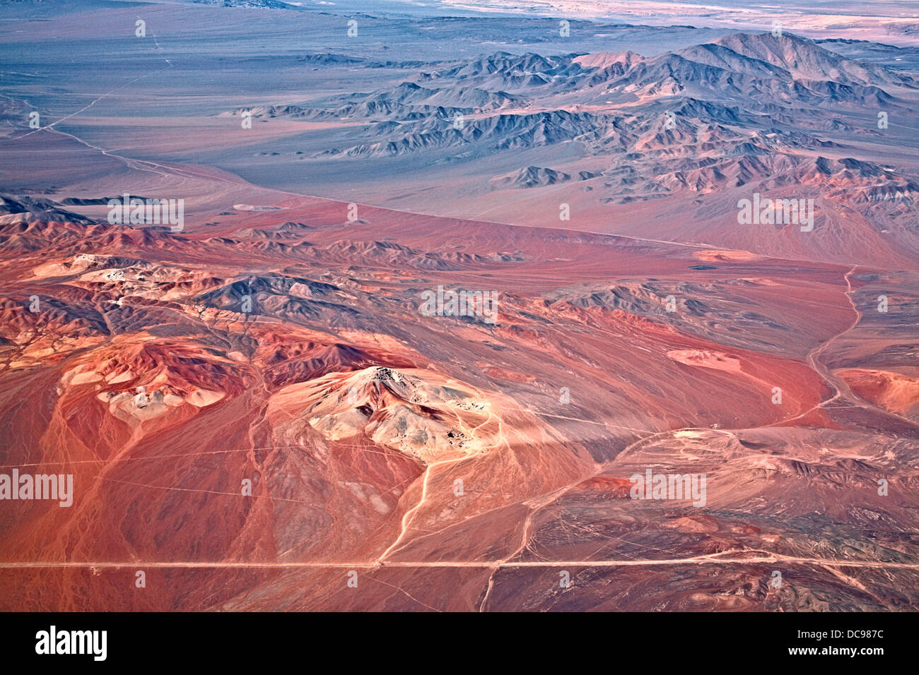 Luftaufnahme von Vulkanen in der Atacamawüste, Chile Stockfoto