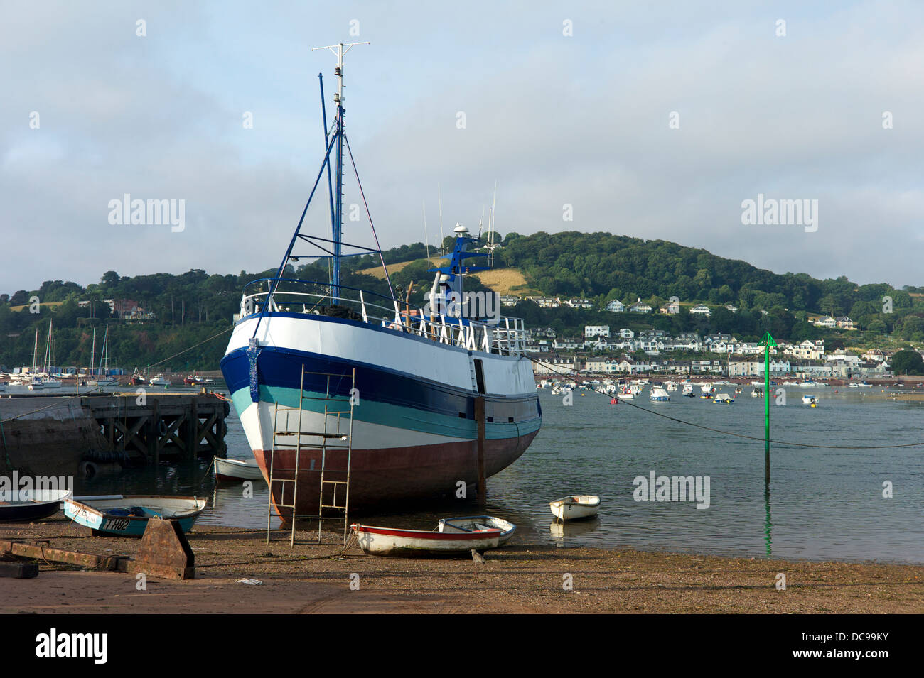 Boot im Dock, Hafen von Teignmouth, Devon, UK Stockfoto
