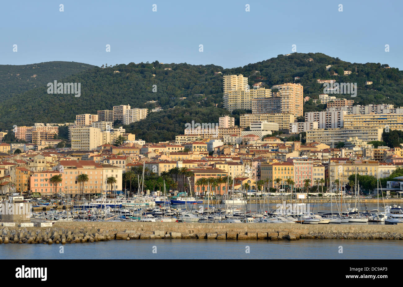 Blick auf Ajaccio von der Fähre, Korsika, Frankreich Stockfoto