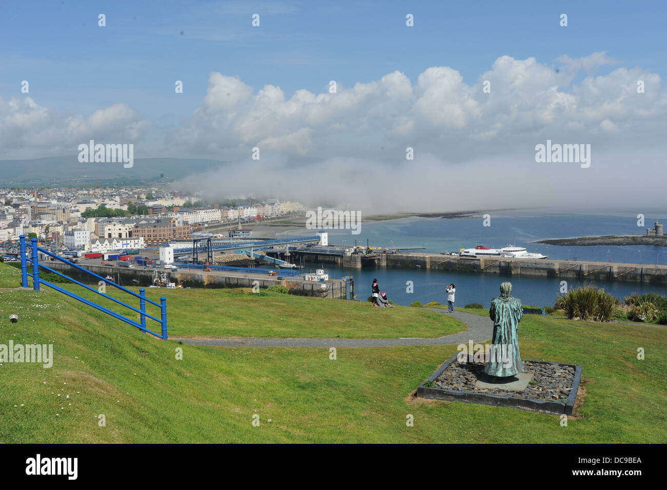 Blick auf das Meer von den Klippen in Douglas, Isle Of Man Stockfoto