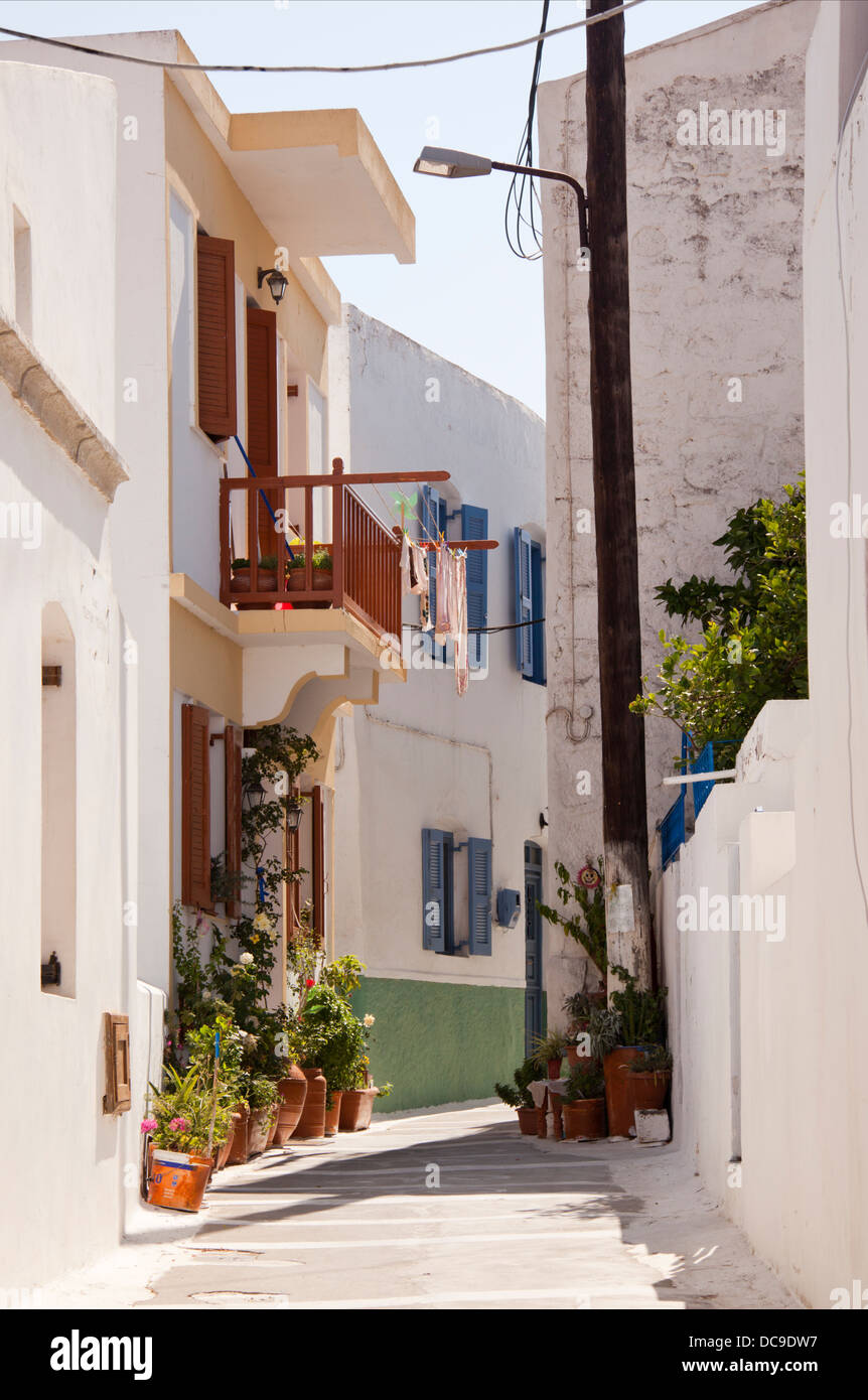 Schmale Gasse im Dorf Nikia, Nisyros, Dodekanes, Griechenland Stockfoto