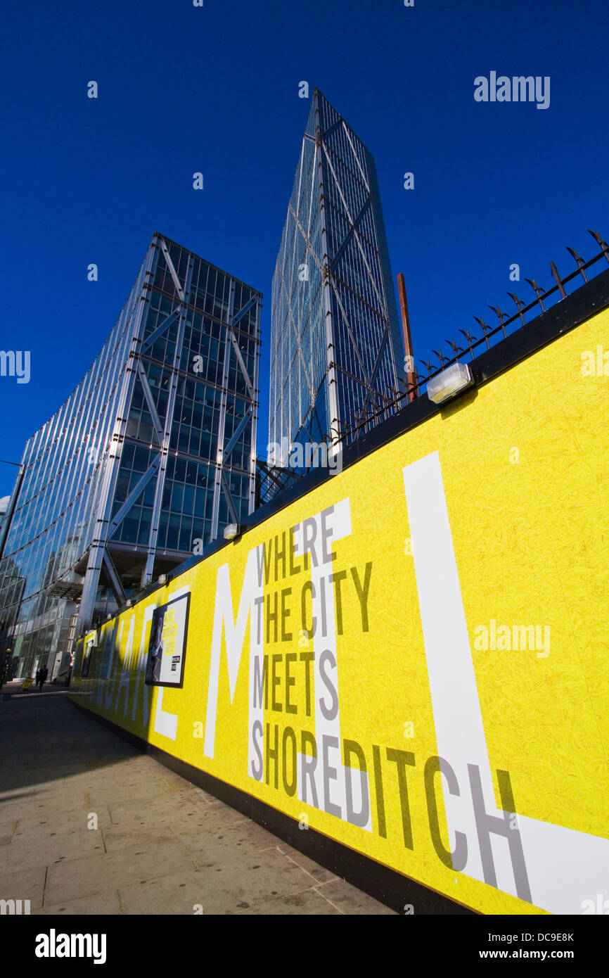 Der Broadgate Tower ragt aus der City of London Stockfoto