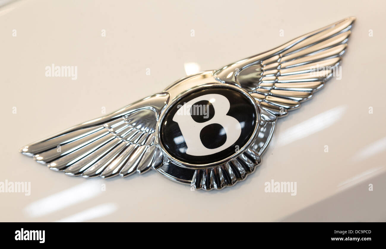 Detail der Abzeichen der Bentley Flying Spur Auto, Duty-Free-Bereich, Doha, Katar Stockfoto
