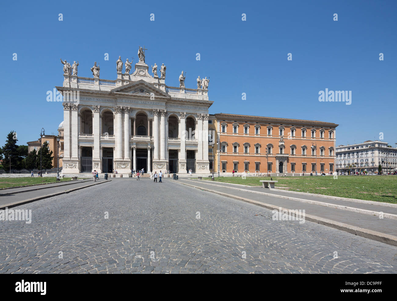 Arcibasilica papale von san giovanni Fotos und Bildmaterial in hoher