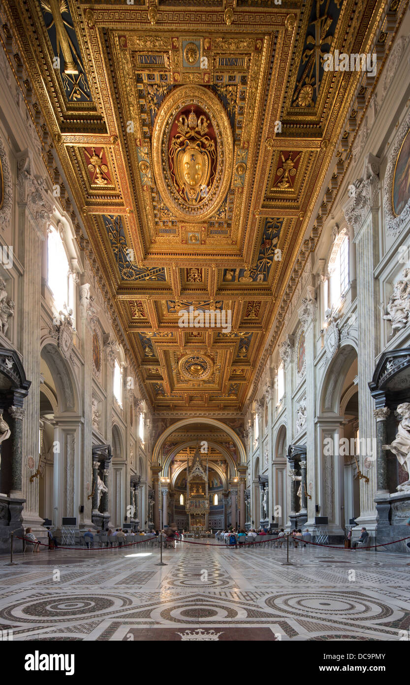 Kirchenschiff, päpstlichen Erzbasilika San Giovanni in Laterano, Arcibasilica Papale di San Giovanni in Laterano, Rom, Italien Stockfoto