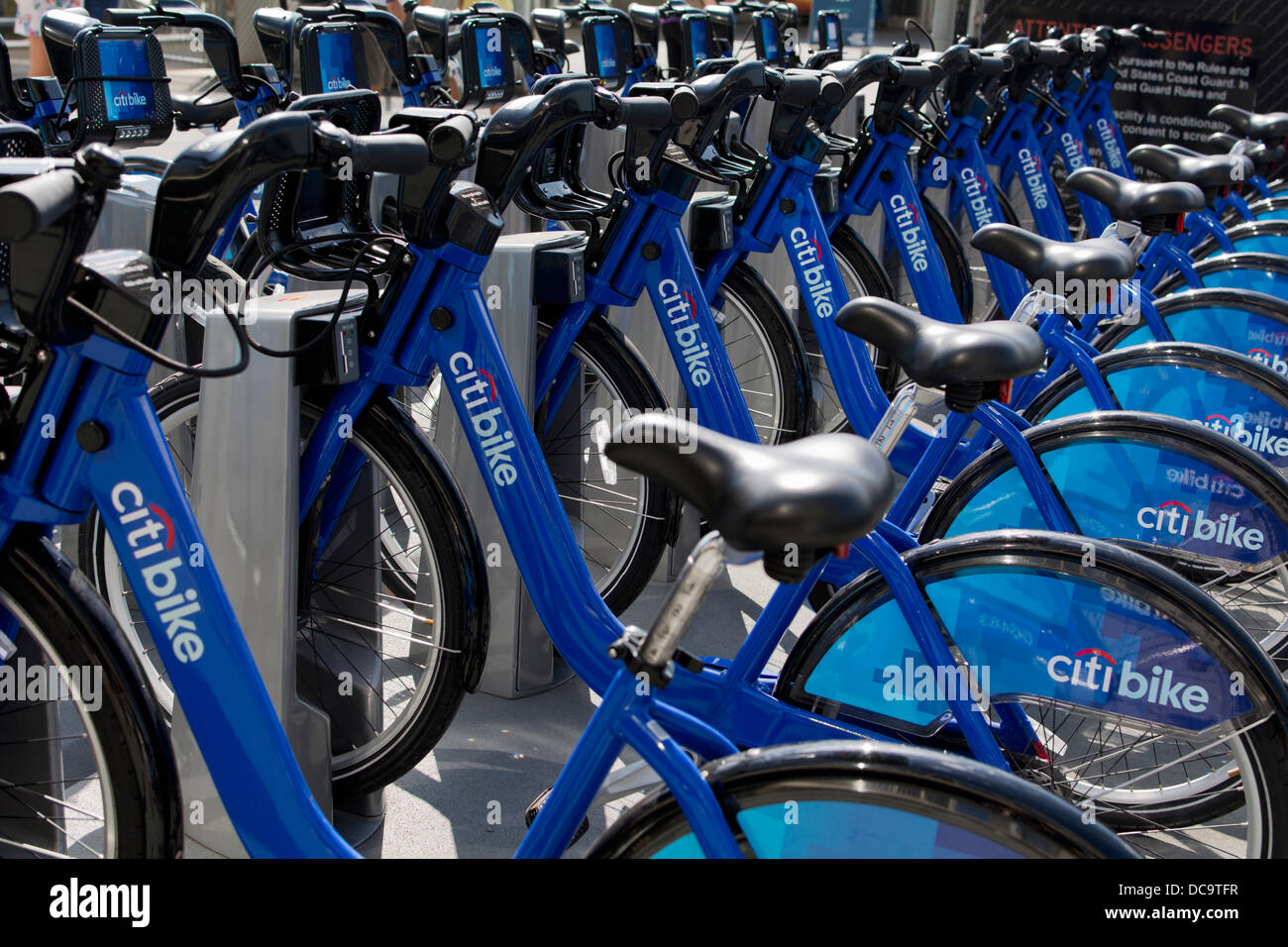 Zeile des Citibikes. Pier 11. New York City, NY USA Stockfoto