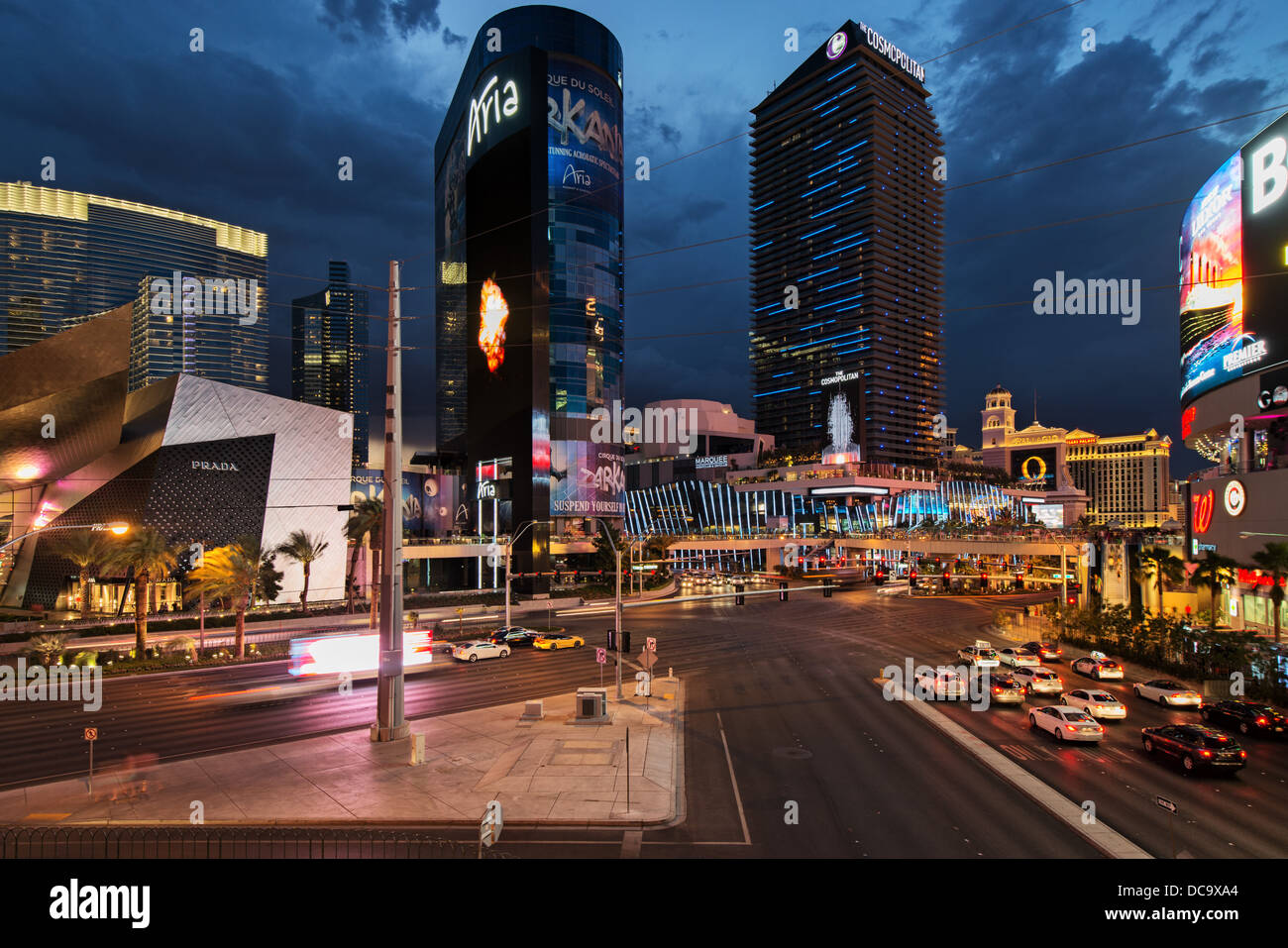 Stadtzentrum und Cosmopolitan Hotel bei Dämmerung, Strip, Las Vegas Stockfoto