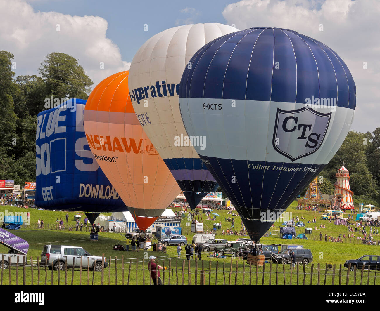 Vorbereitung für Masse Aufstieg auf Briston Ballon Festival 2012, Ashton Gericht Estate, Bristol. UK Stockfoto