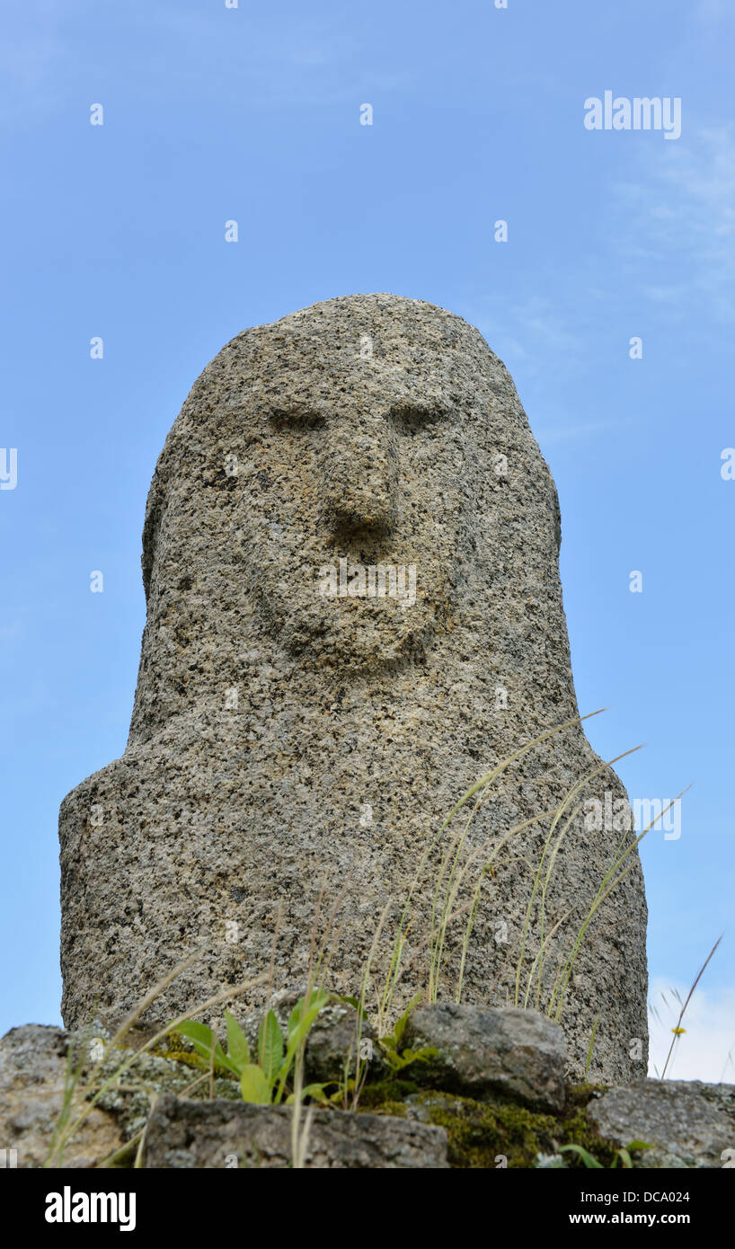 Menhir statue Fotos und Bildmaterial in hoher Auflösung Seite 2 Alamy