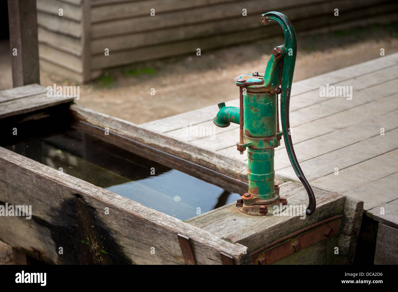 Pferd-Trog und Wasserpumpe Stockfoto