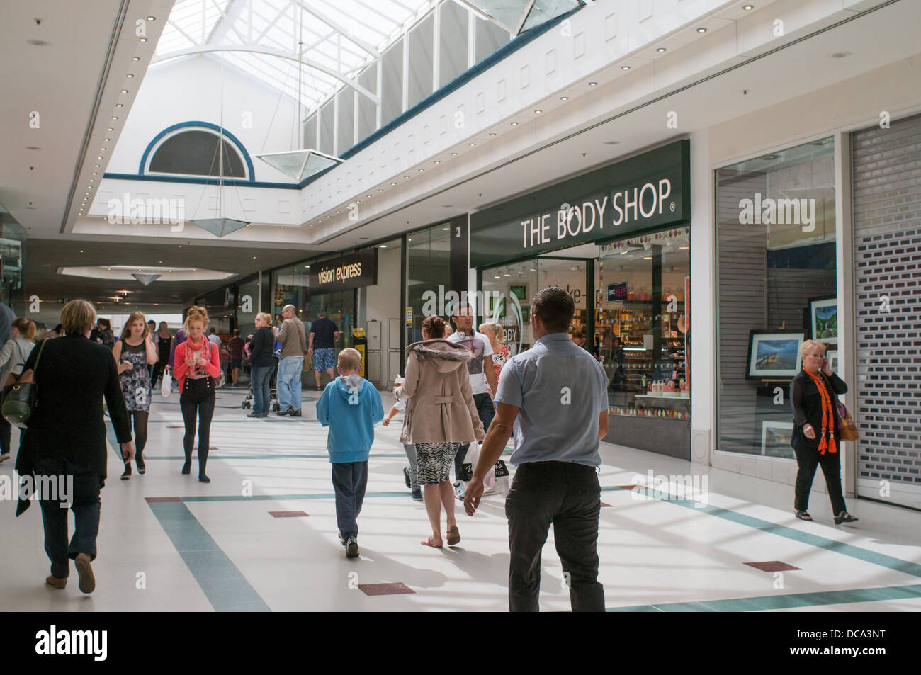 Innenansicht der Kornmühle Shopping Centre, Darlington, Nordostengland, UK Stockfoto