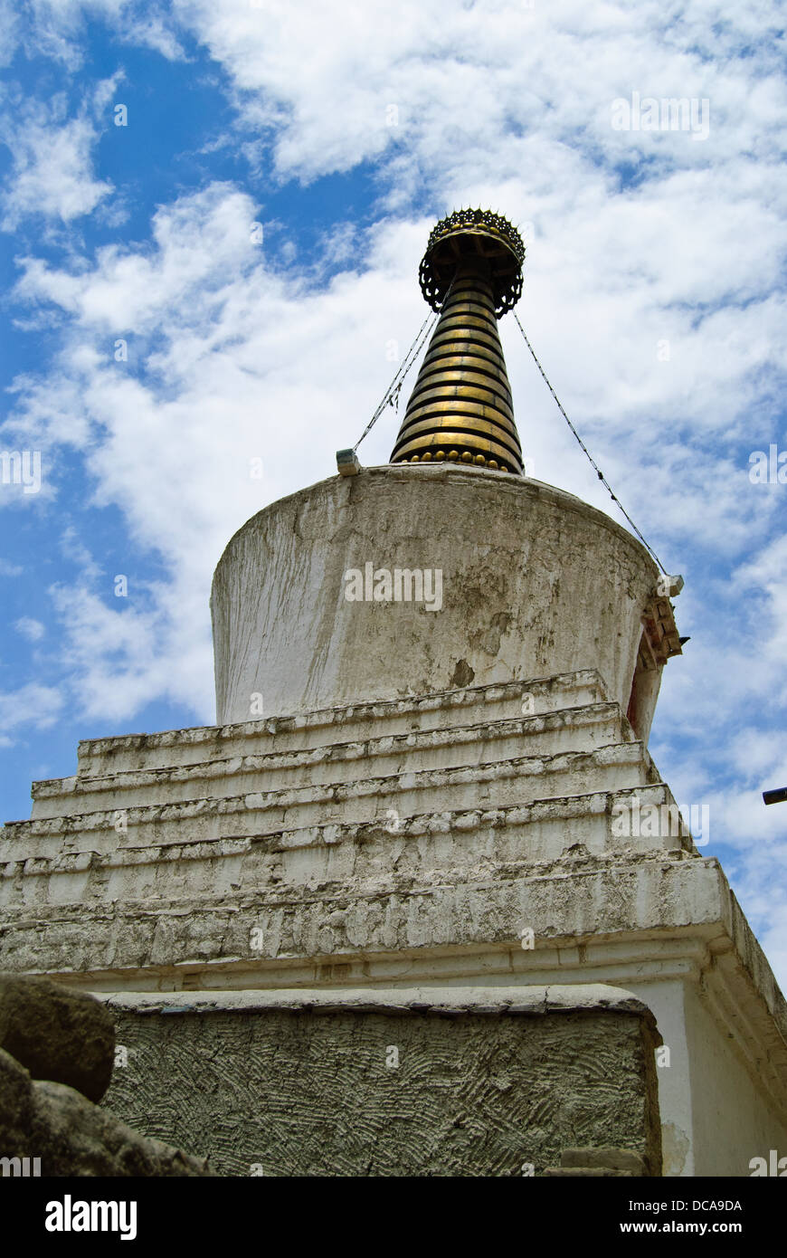 Eine weiße alte Stupa in Shey Kloster Stockfoto