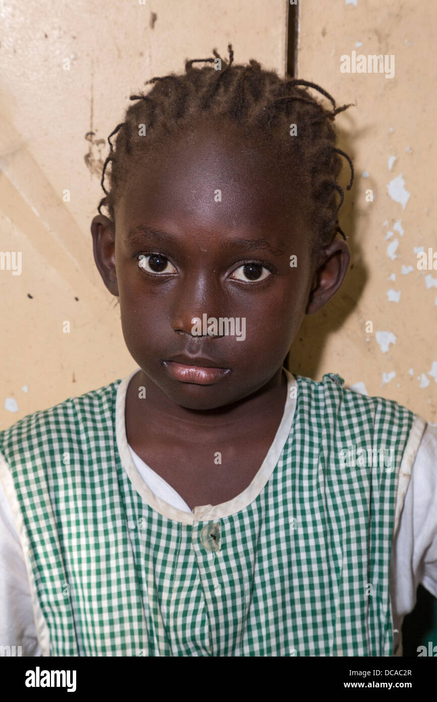 Senegalesischen Mädchens, Goree Island, Senegal. Stockfoto