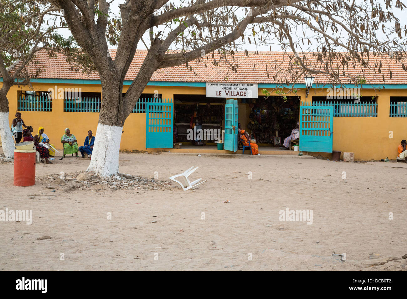 Eingang zum Handwerksmarkt, Goree Island, Senegal. Stockfoto