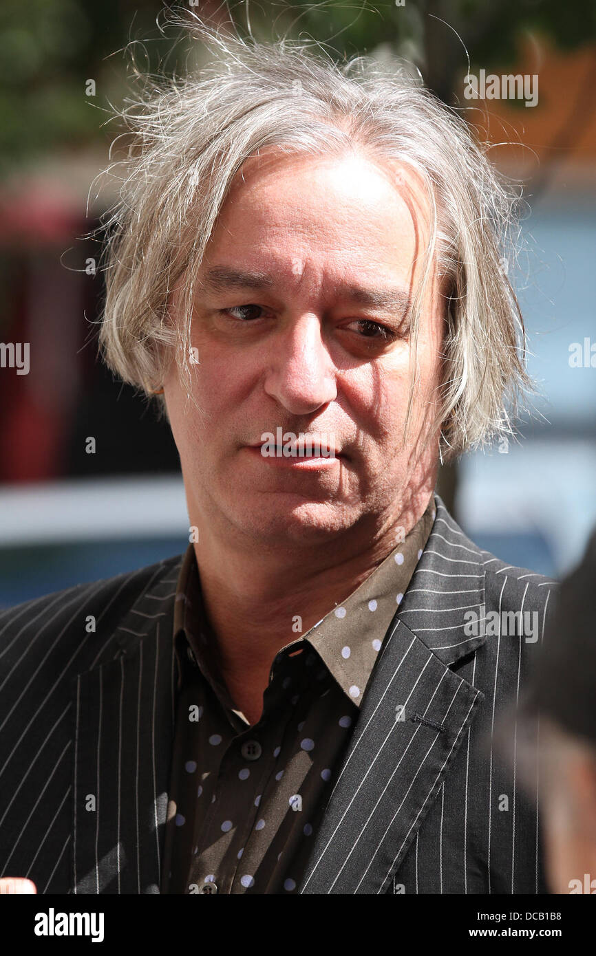 London, UK, 14. August 2013. Peter Buck von der Band R.E.M gesehen im BBC Radio 2-Studio in London Credit: WFPA/Alamy Live News Stockfoto