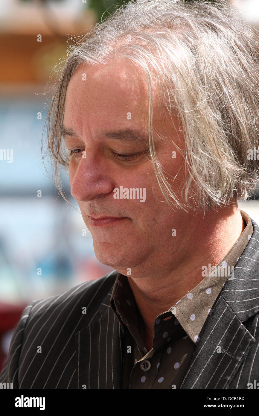 London, UK, 14. August 2013. Peter Buck von der Band R.E.M gesehen im BBC Radio 2-Studio in London Credit: WFPA/Alamy Live News Stockfoto