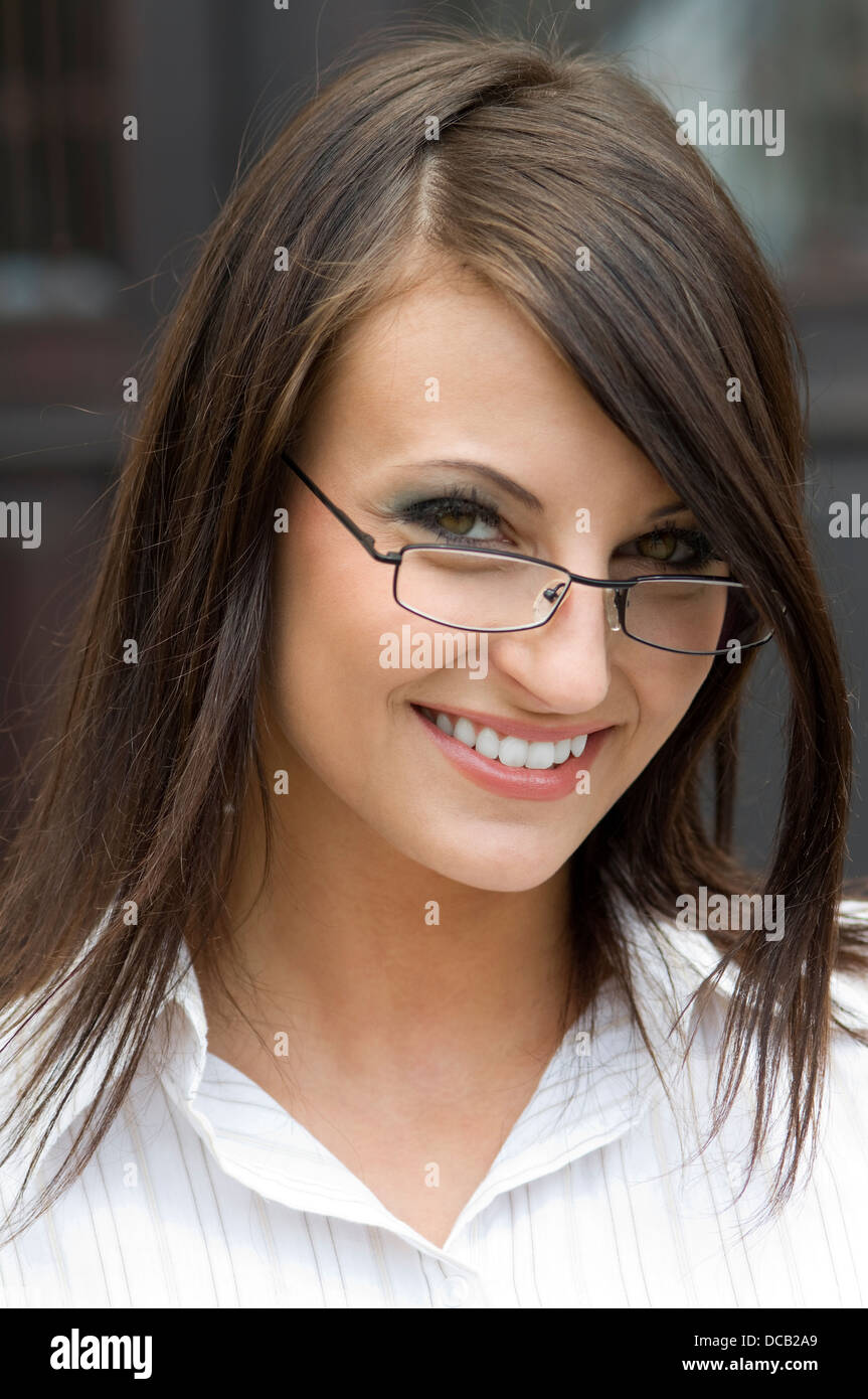 Mädchen mit Brille Stockfoto