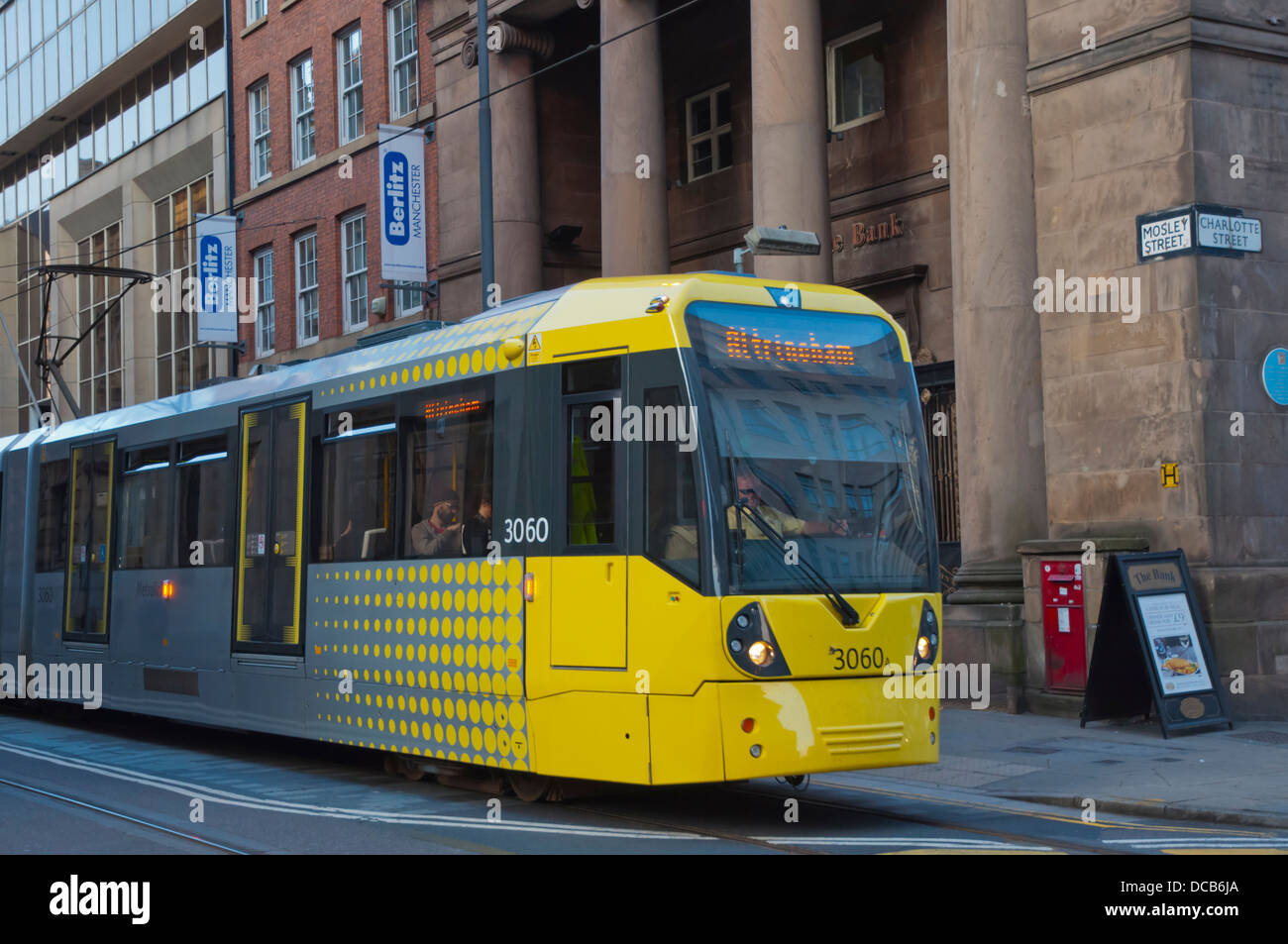 Straßenbahn auf Mosley Street Manchester England Great Britain UK Mitteleuropa Stockfoto