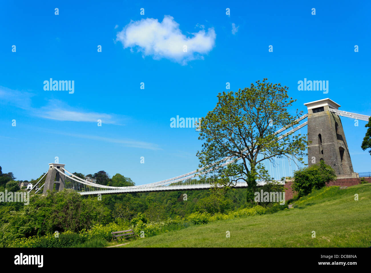 Clifton Suspension Bridge an einem herrlichen Sommertag. Stockfoto