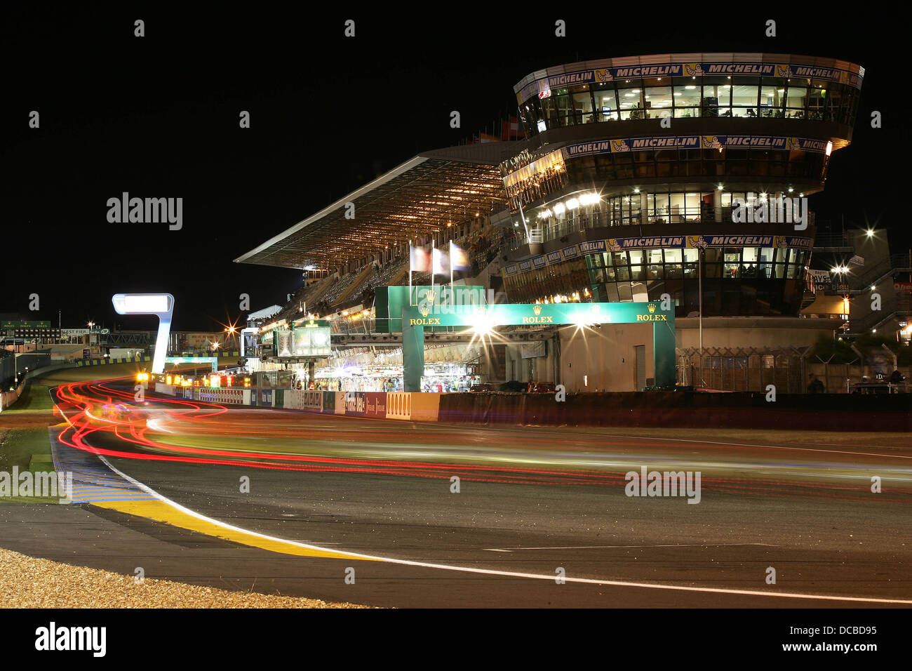 Nacht-Szene zeigt die Grube direkt auf die 2013 Le Mans 24 Hours. Stockfoto