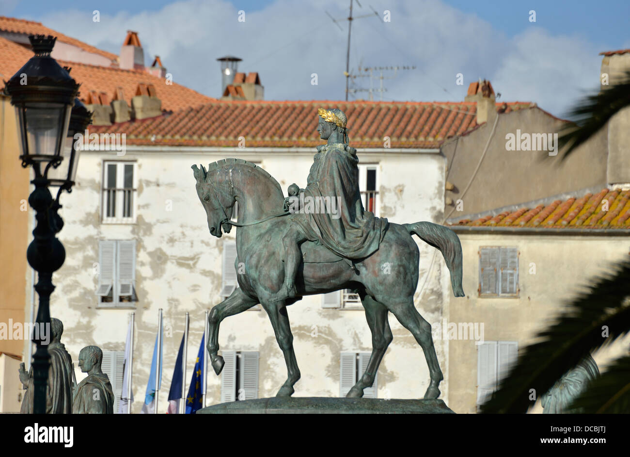 Reiterstatue von Napoleon Bonaparte als Kaiser in General De Gaulle Square, Ajaccio, Korsika, Frankreich Stockfoto