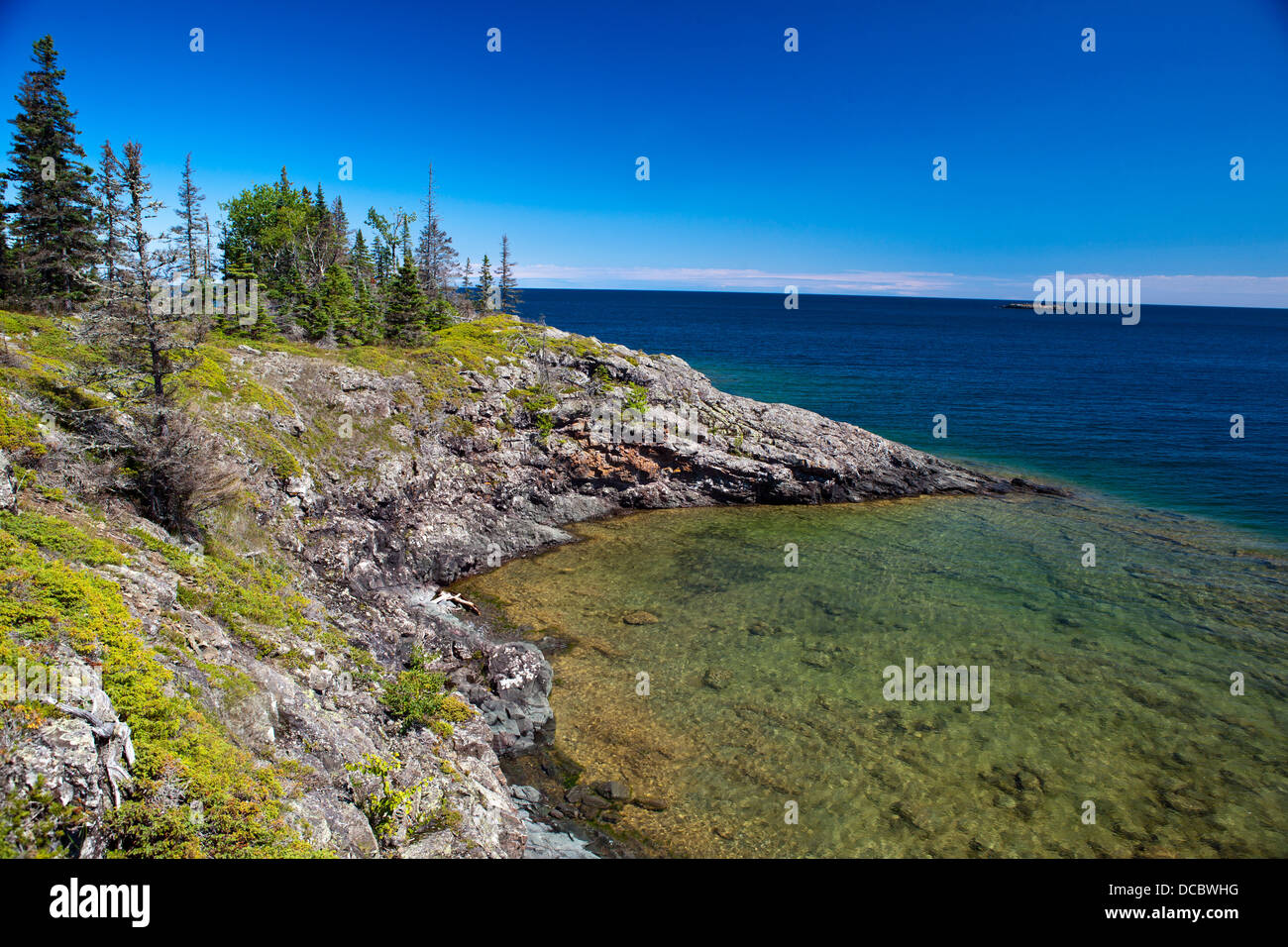 Blick auf Rock Harbor und Lake Superior von Stoll Memorial Trail, Isle Royale National Park, Michigan, Vereinigte Staaten von Amerika Stockfoto