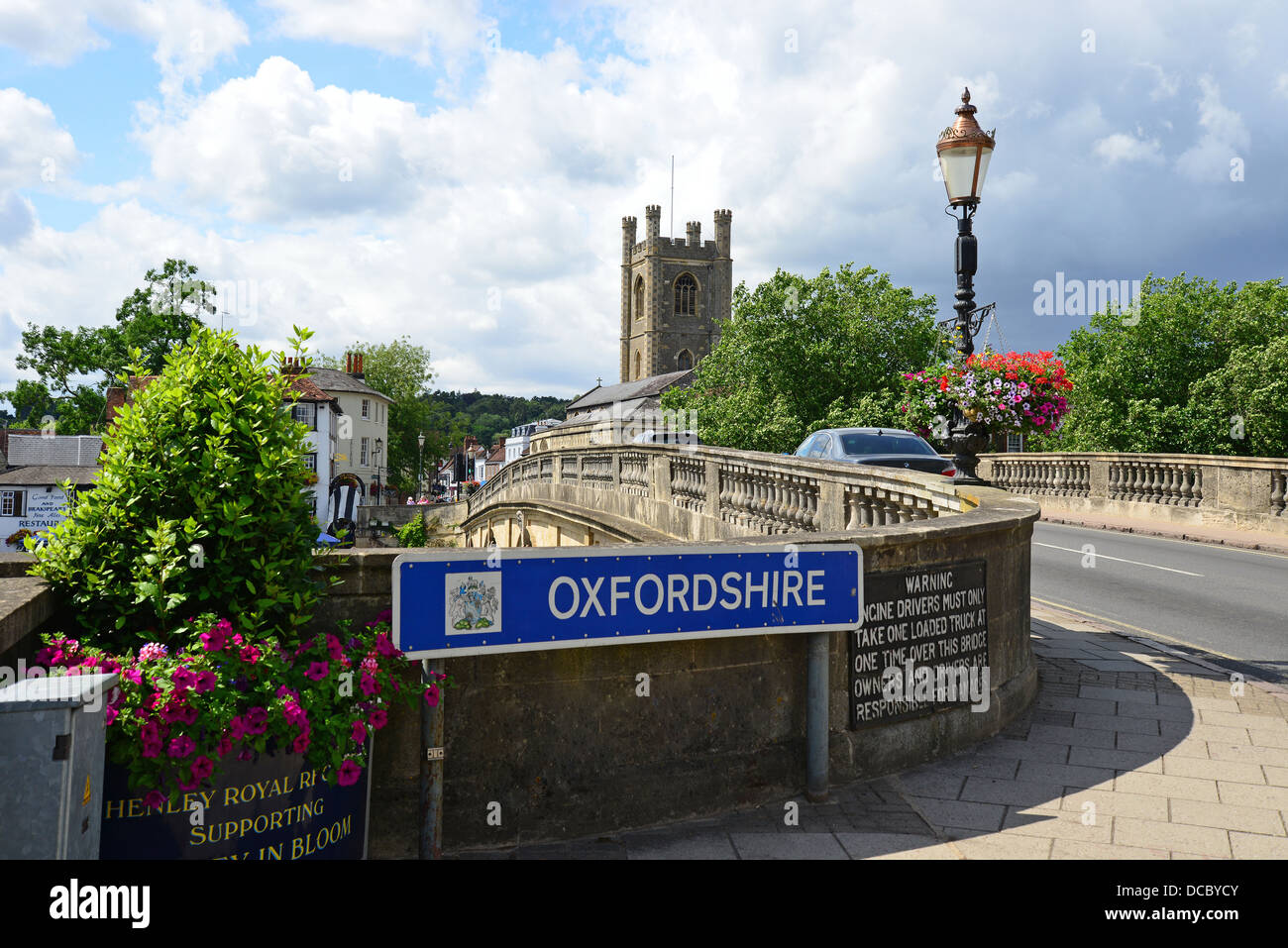 Oxfordshire county Zeichen auf Henley Brücke, Henley-on-Thames, Oxfordshire, England, Vereinigtes Königreich Stockfoto