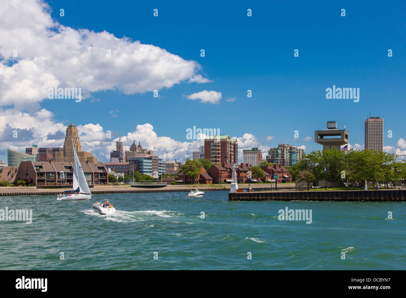 Segelboot in See Erie an der Waterfront von Buffalo New York Vereinigte Staaten Stockfoto