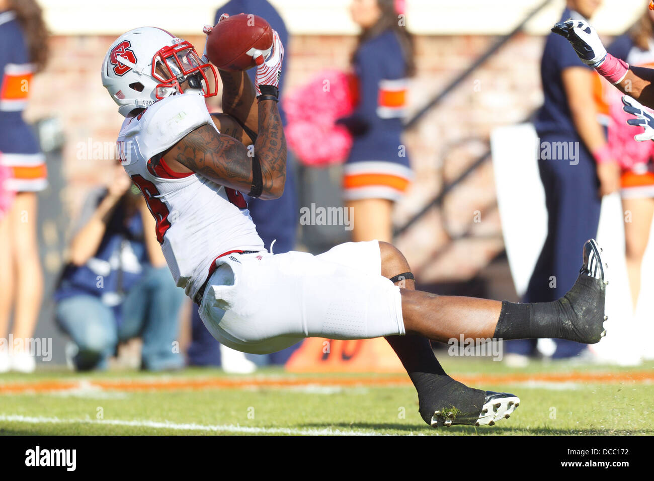 North Carolina State Wolfpack Wide Receiver Jay Smith (86) ist nicht in der Lage, einen Pass gegen die Virginia Cavaliers fangen während der f Stockfoto