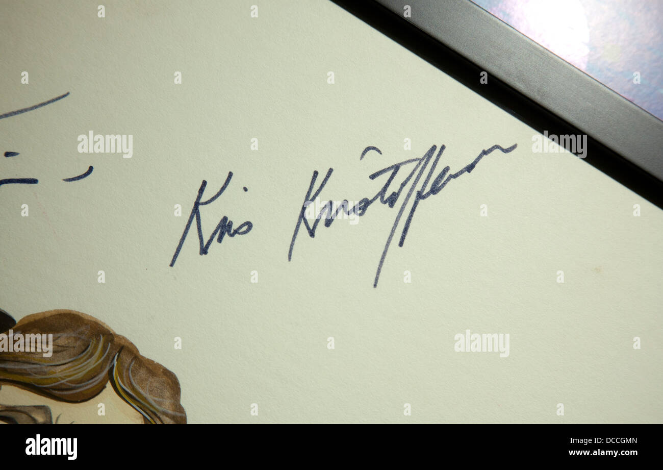 Kris Kristofferson Autogramm auf einem Plakat im Johnny Cash Museum in Nashville Tennessee USA Stockfoto