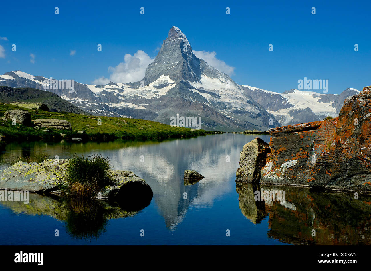 Matterhorn im Stellisee See in Zermatt, Schweiz Stockfoto