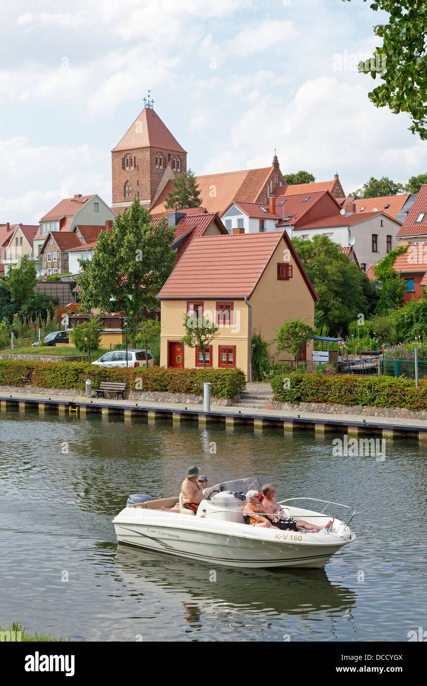 St.-Marien-Kirche, Müritz-Elde-Kanal, Plau am See, Mecklenburgische Seenplatte, Mecklenburg-West Pomerania, Deutschland Stockfoto