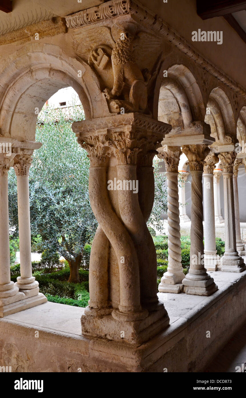 Aix Kathedrale Kreuzgang (Cathédrale Saint-Sauveur d ' Aix) Aix-en-Provence, römisch-katholisch, Sitz des Erzbischofs von Aix, Frankreich Stockfoto