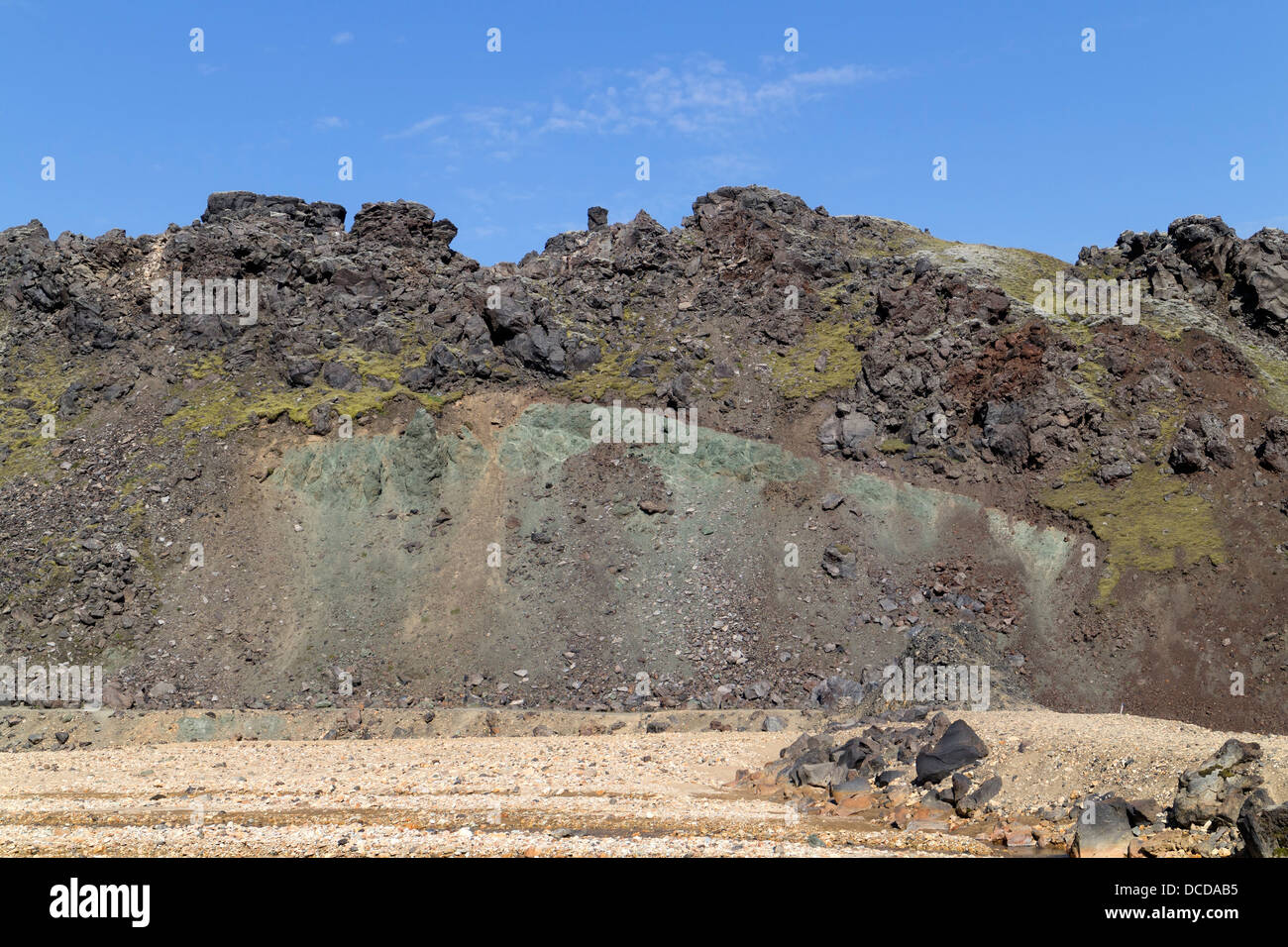 Ein Beispiel für geschichtete Geologie auf der Laugahraun Lava Feld erstellt während zwei Separate Eruptionen Landmannalaugar Island Stockfoto