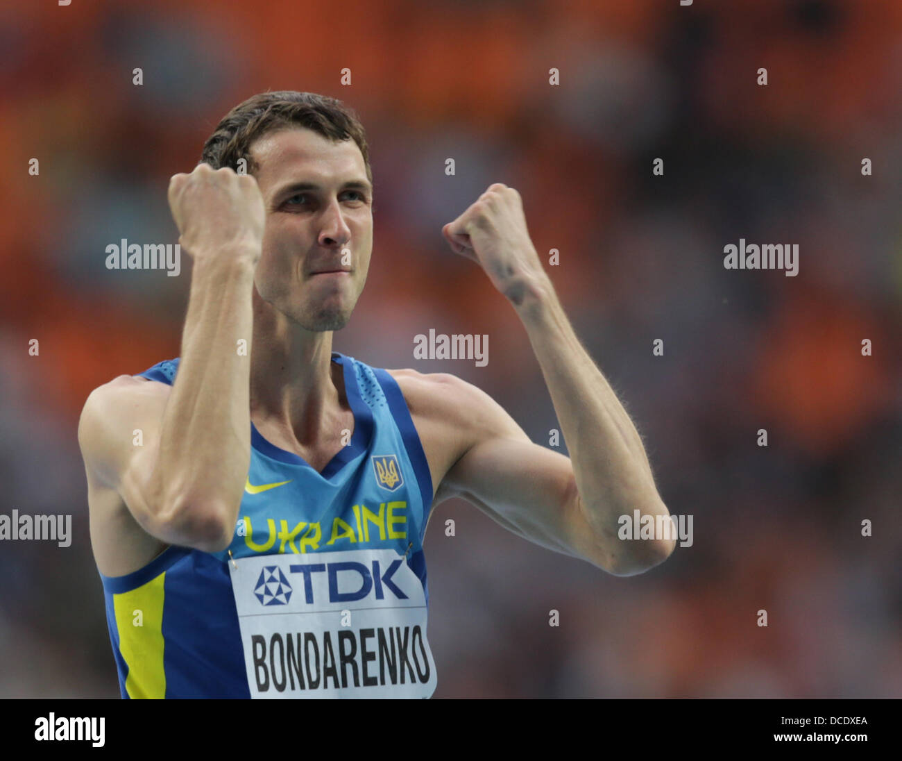 Moskau, Russland. 15. August 2013. Bohdan Bondarenko der Ukraine feiert im Hochsprung bei den 14. Weltmeisterschaften in der Leichtathletik im Luzhniki-Stadion in Moskau, Russland, 15. August 2013. Foto: Michael Kappeler/Dpa/Alamy Live News Stockfoto