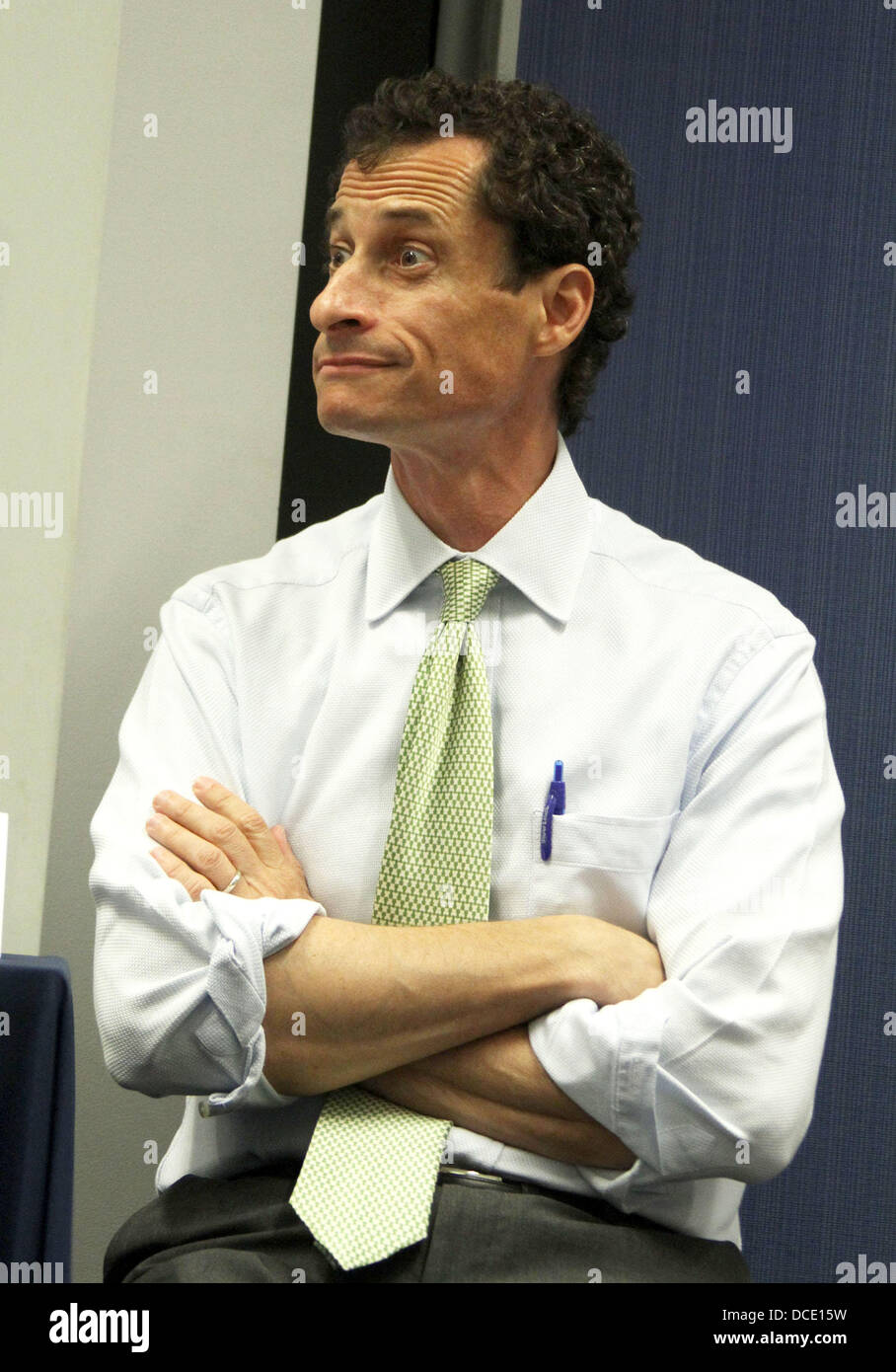 New York, New York, USA. 14. August 2013. Demokratischer Kandidat für NYC Bürgermeister ANTHONY WEINER besucht die Mayoral Forum von New York City auf. Kulturelle Sensibilität & Toleranz statt im Museum of Tolerance. Bildnachweis: ZUMA Press, Inc./Alamy Live-Nachrichten Stockfoto