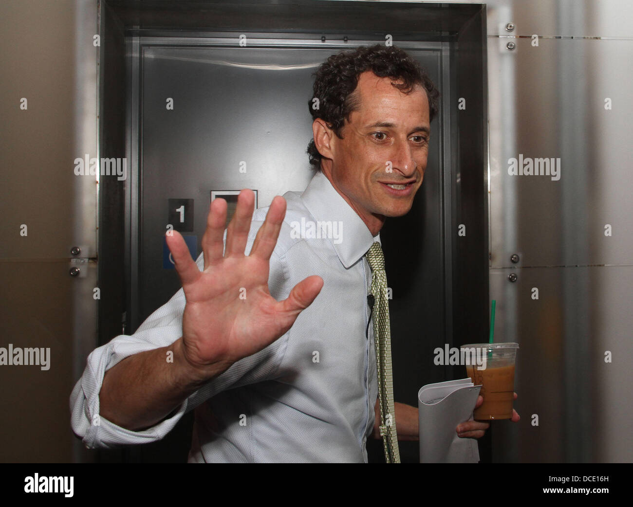 New York, New York, USA. 14. August 2013. Demokratischer Kandidat für NYC Bürgermeister ANTHONY WEINER besucht die Mayoral Forum von New York City auf. Kulturelle Sensibilität & Toleranz statt im Museum of Tolerance. Bildnachweis: ZUMA Press, Inc./Alamy Live-Nachrichten Stockfoto