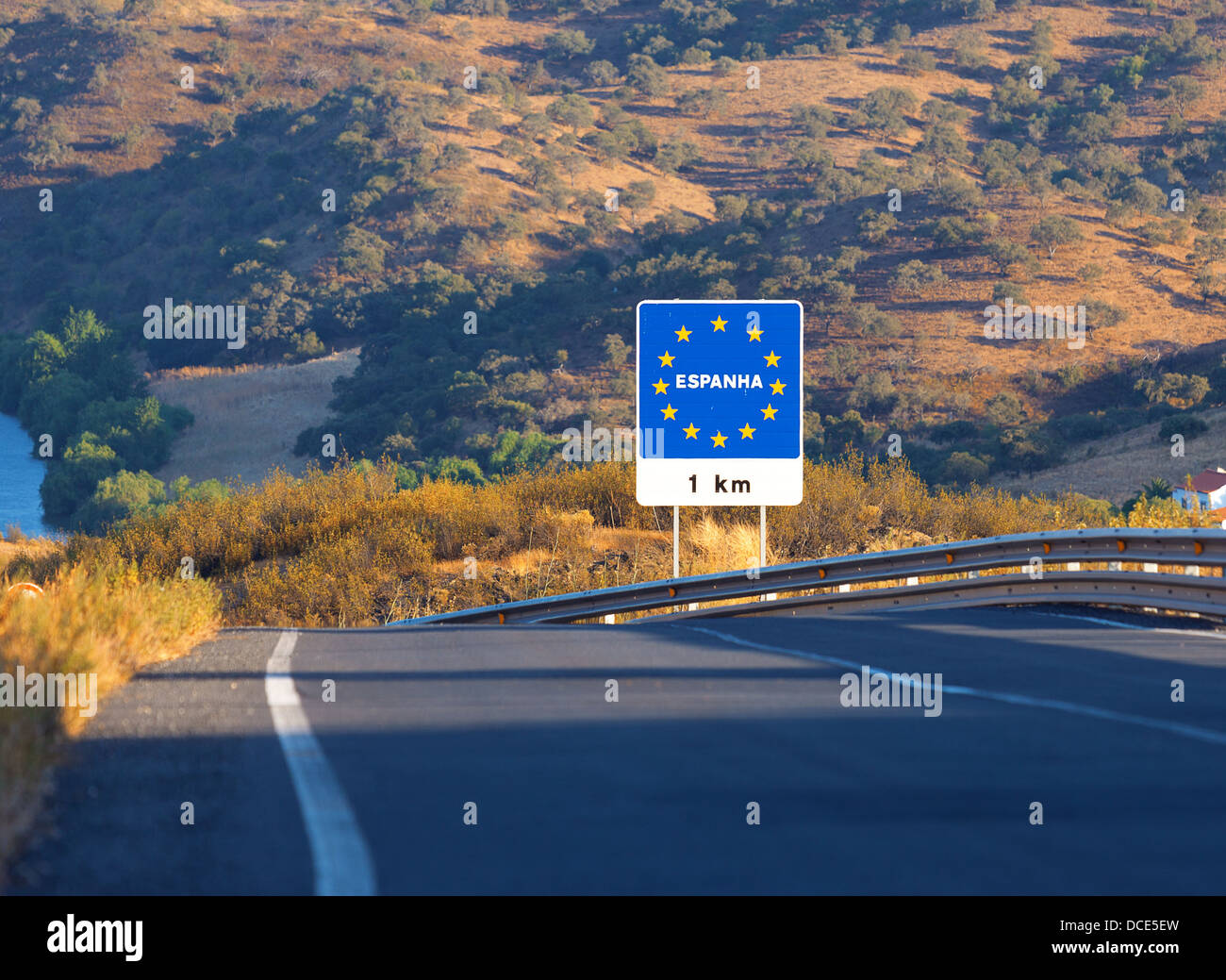 Straßenschild an der Grenze von einem Land der Europäischen Union, Spanien Stockfoto
