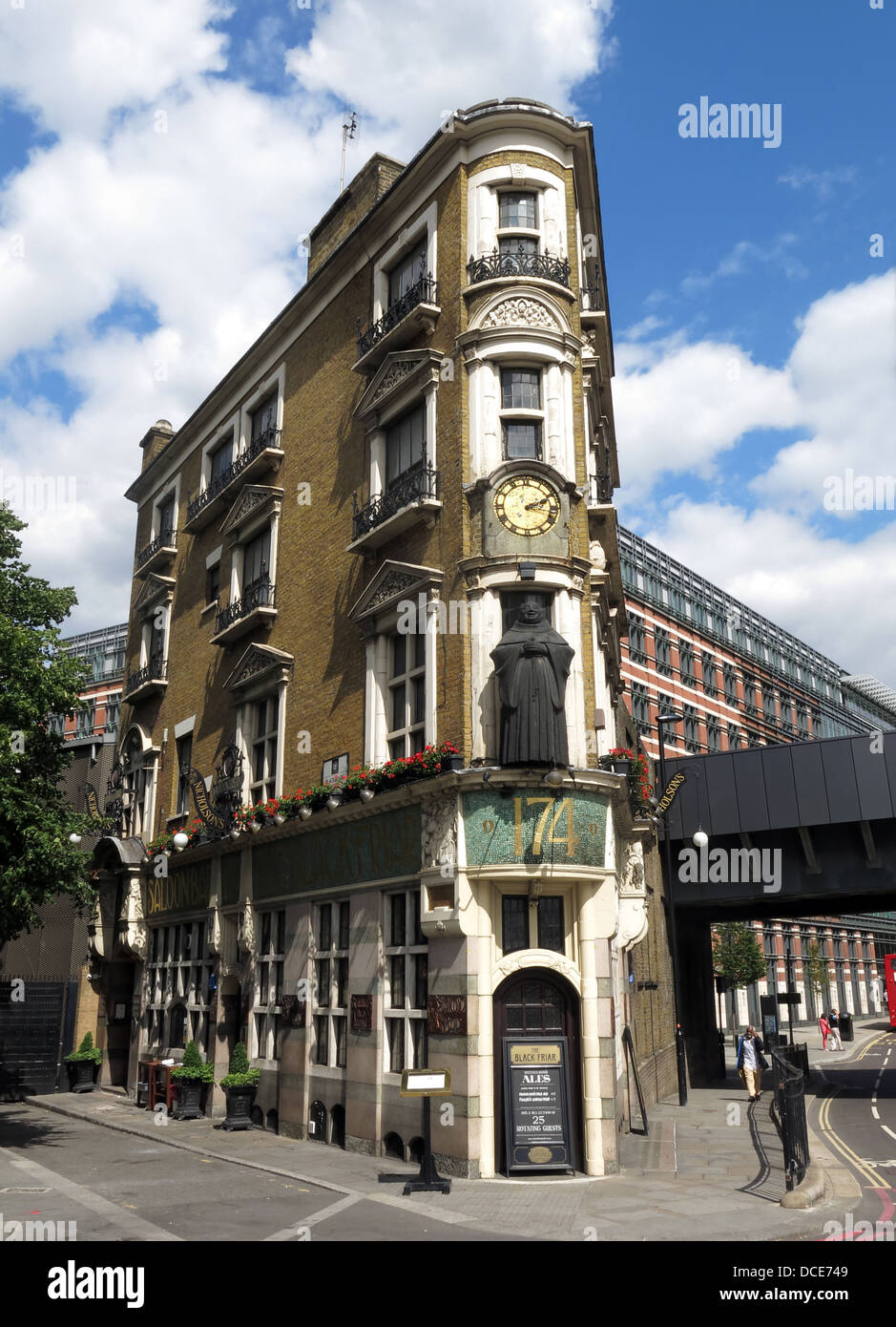 Schwarzer Mönch Pub, Blackfriars, London, England UK EC4V 4E Stockfoto