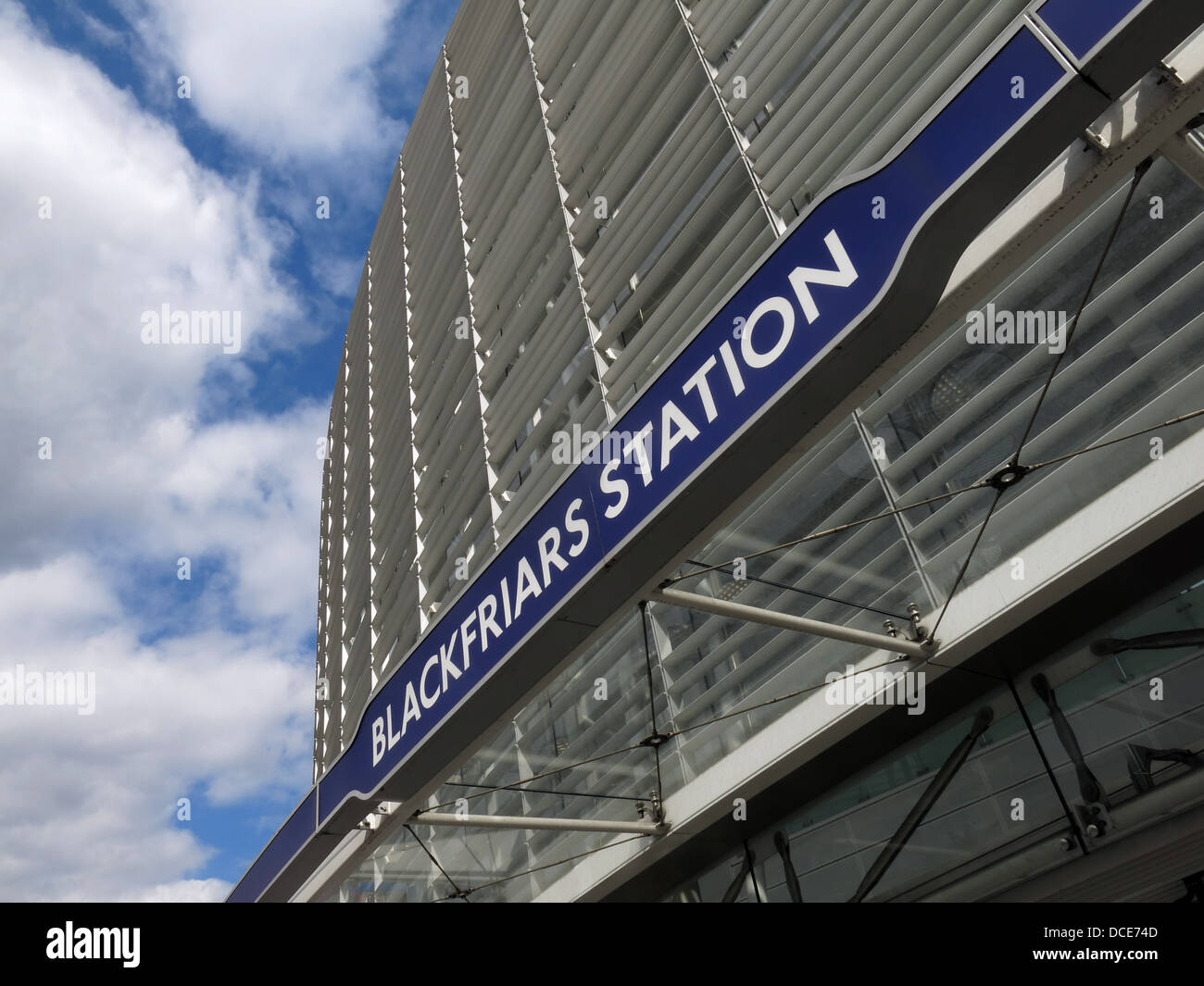 Moderne neue London Blackfriars Eingang nach Renovierung 2013 für die Thameslink-Projekt Stockfoto