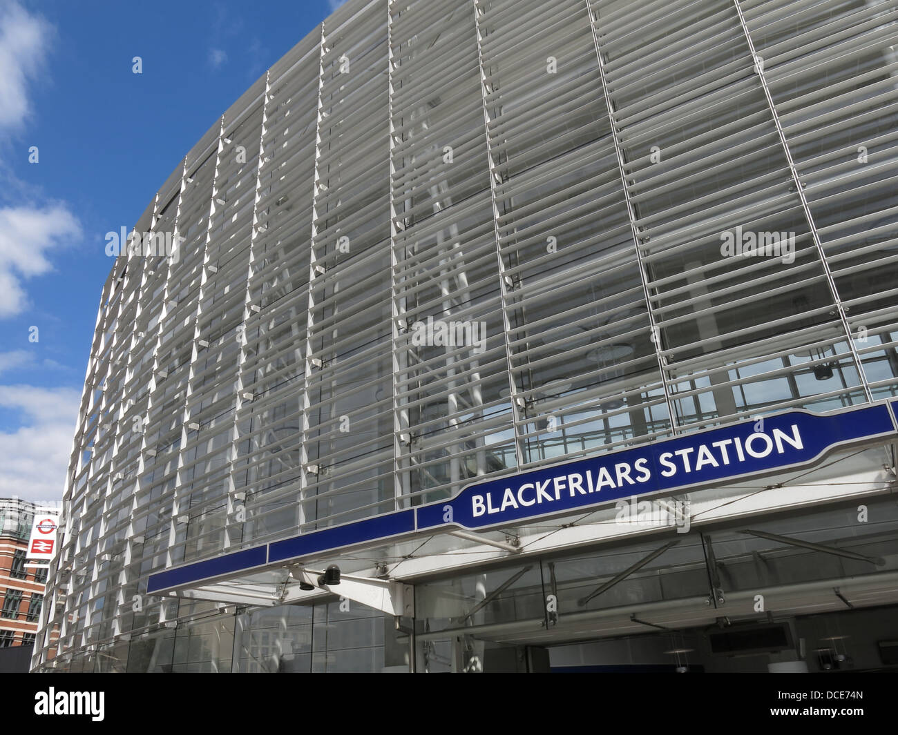 Moderne neue London Blackfriars Eingang nach Renovierung 2013 für die Thameslink-Projekt Stockfoto