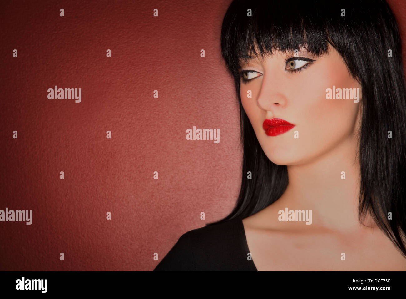 Porträt der schönen jungen Frau Stockfoto