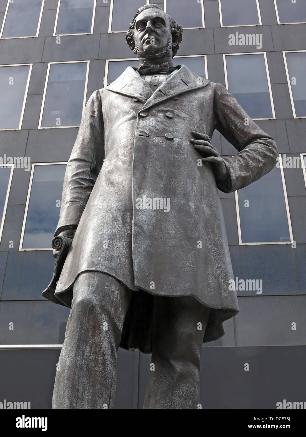 Robert Stephenson Statue außerhalb von Euston Station London, England Stockfoto